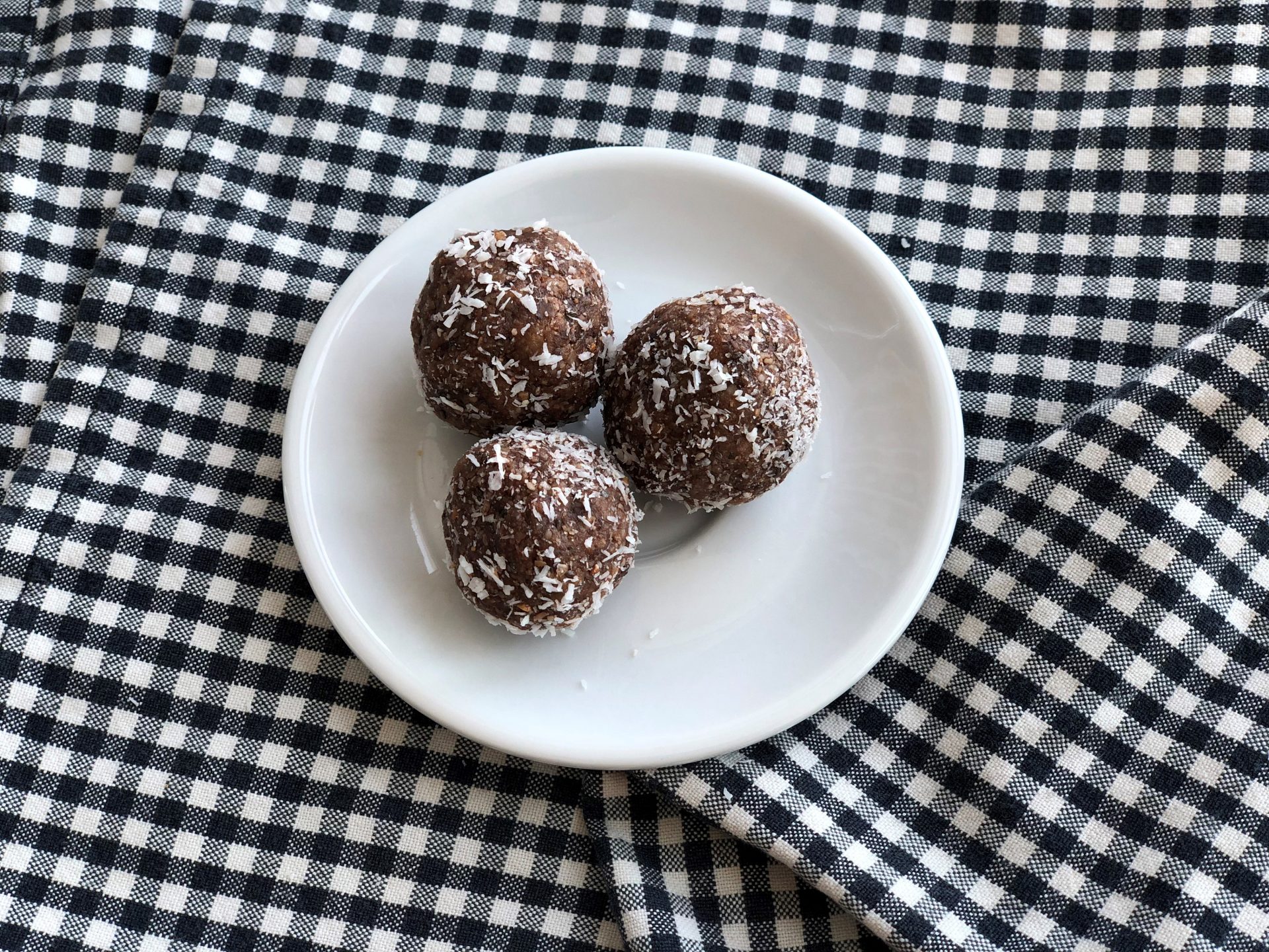 Les «Energy Balls» au cacao: une variante saine pour un petit snack entre deux repas 