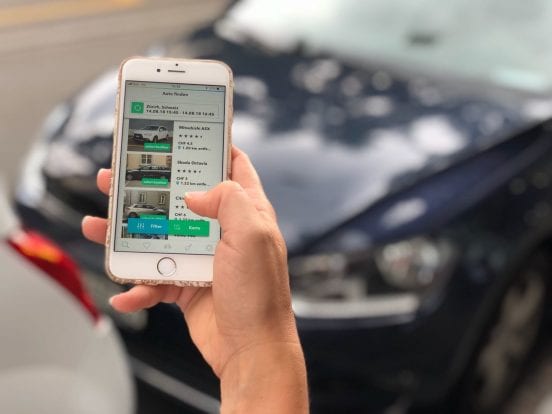 L'app sharoo consente di localizzare e prenotare rapidamente e comodamente un veicolo.