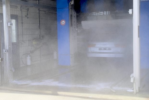 In der automatischen Waschanlage in Birrfeld werden bis zu 17’500 Fahrzeuge pro Jahr gewaschen.