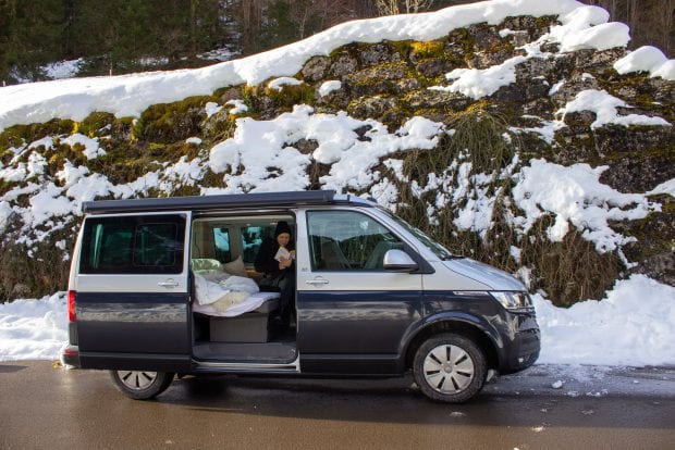 Aufgewacht mit Ausblick auf die Rigi-Kette – Wintercamping mit einem VW California Coast - Blog der AMAG Group AG 1