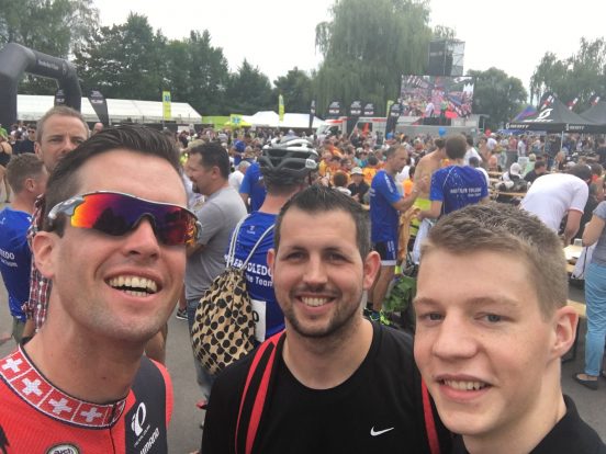 Dopo il triathlon: (da sin.) Adrian Stucky, Patrik Blum e Michael Aeschimann